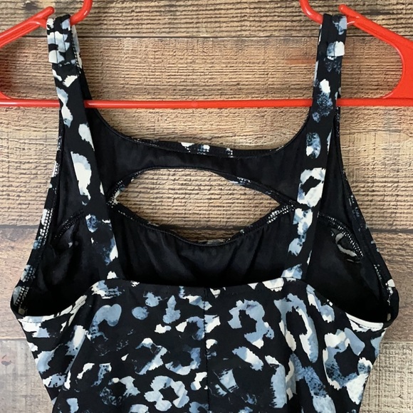 Magicsuit leopard print ruched cutout one piece swimsuit Size 4 6 - Picture 7 of 12